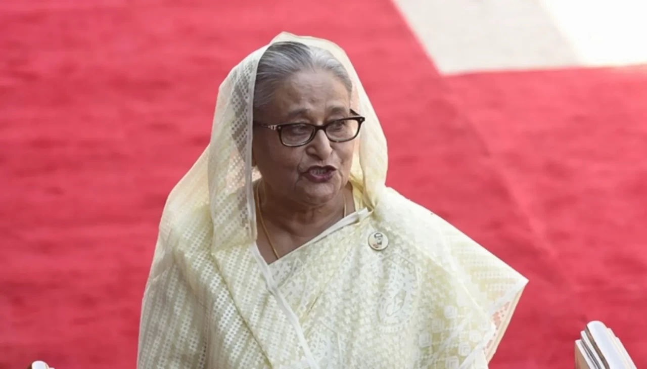 Bangladeş’te şok karar: Eski Başbakan Hasina ve yeğeni hapis cezası aldı