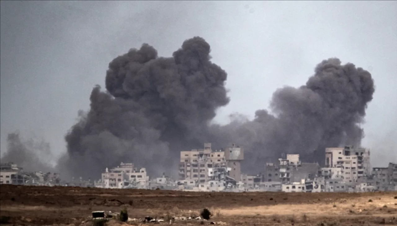 İsrail, ateşkese rağmen Gazze’yi yeniden vurdu