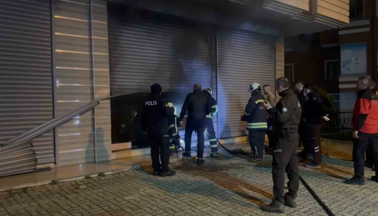 Çay makinesi deposunda yangın çıktı