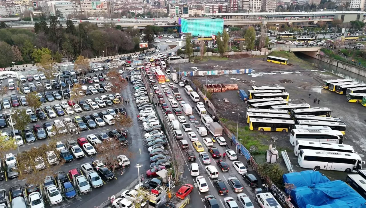 Kadıköy’de derbi öncesi trafik durma noktasına geldi