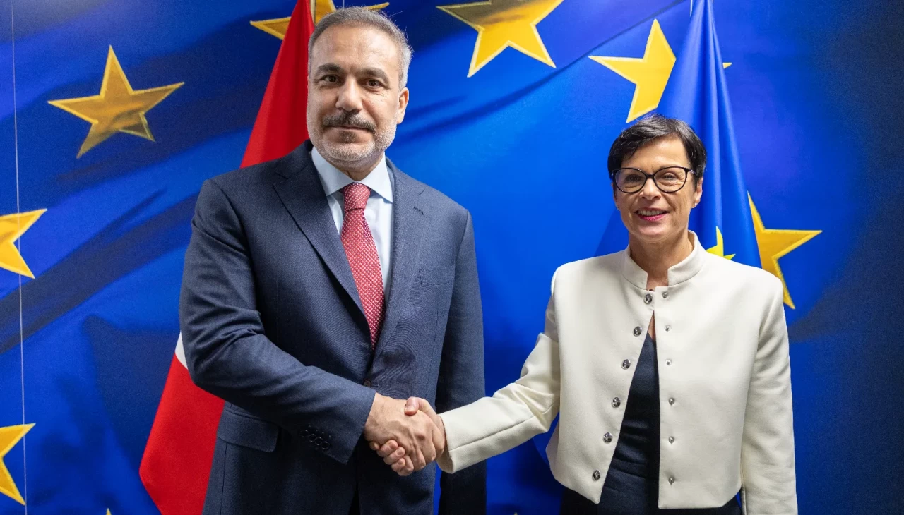 Dışişleri Bakanı Hakan Fidan, Brüksel’de AB Komiseri Marta Kos ile görüştü