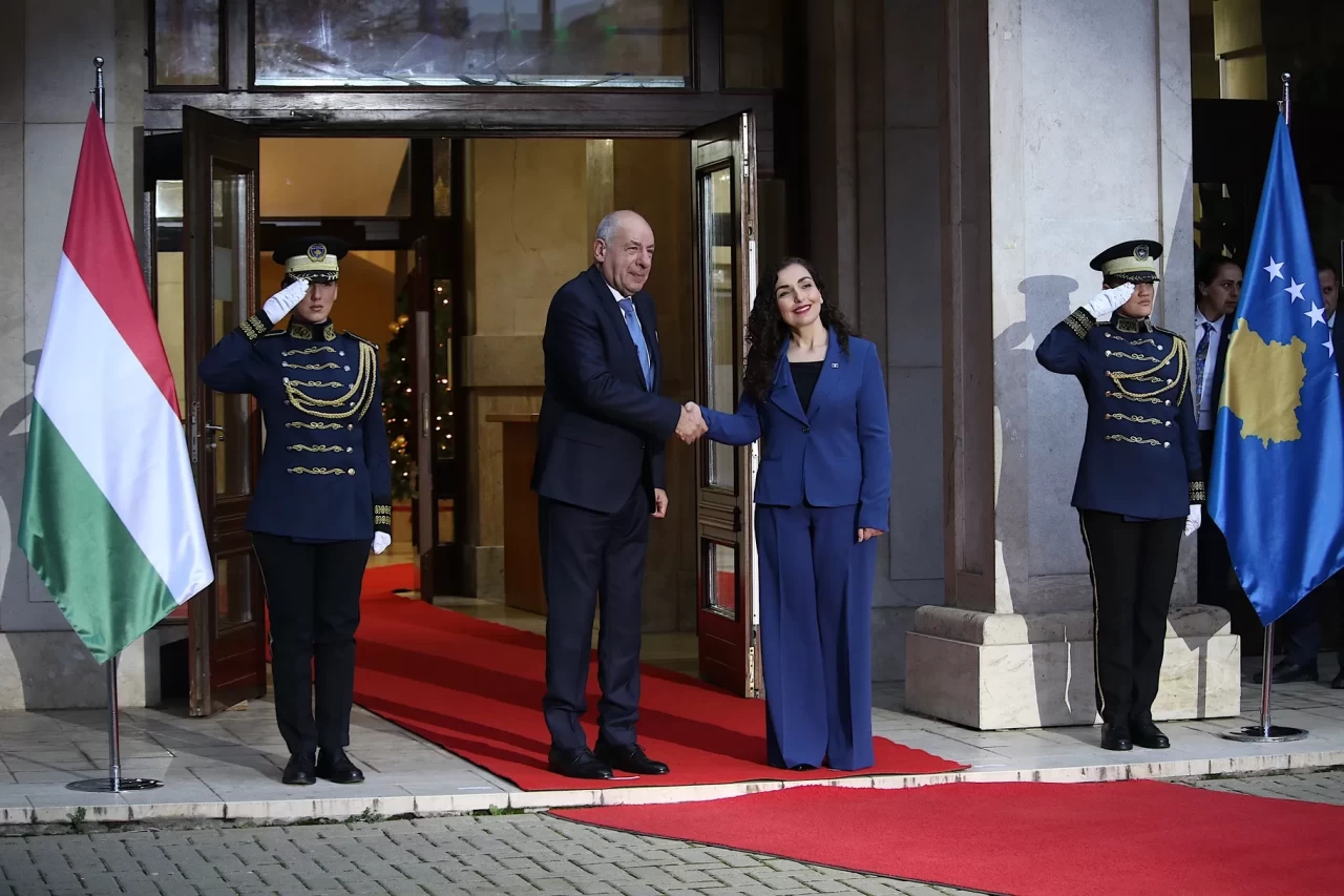 Kosova Cumhurbaşkanı Osmani'den kritik çağrı: Macaristan desteği şart