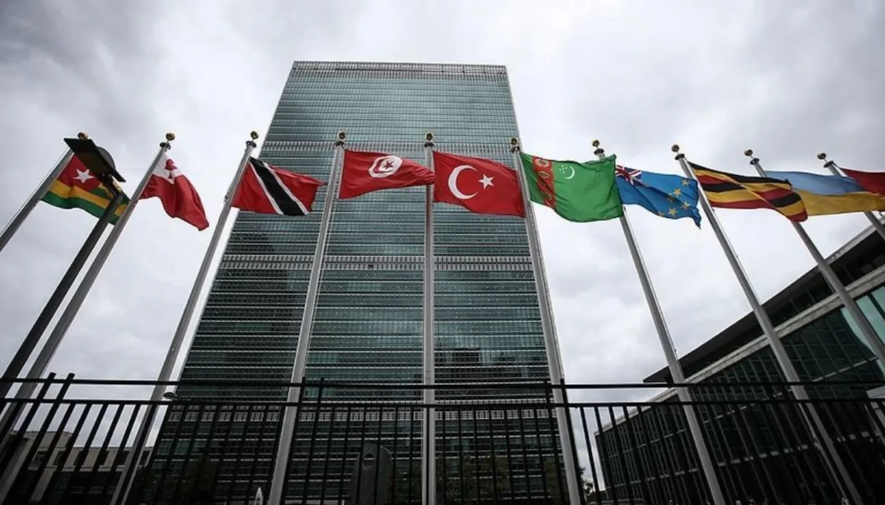 BM’den tarihi oylama! 151 ülke İsrail’e “işgali bitir” dedi: İki devletli çözüm çağrısı yeniden yükseldi