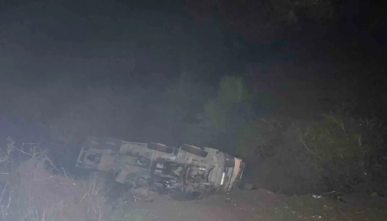 150 metrelik uçurumda dehşet: Beton mikseri düştü!