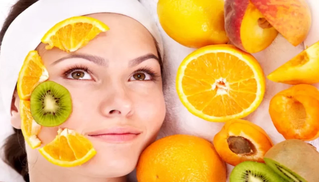 Kusursuz parlaklık arayanların yeni favorisi! Meyve tozu maskesi bakın ne işe yarıyor