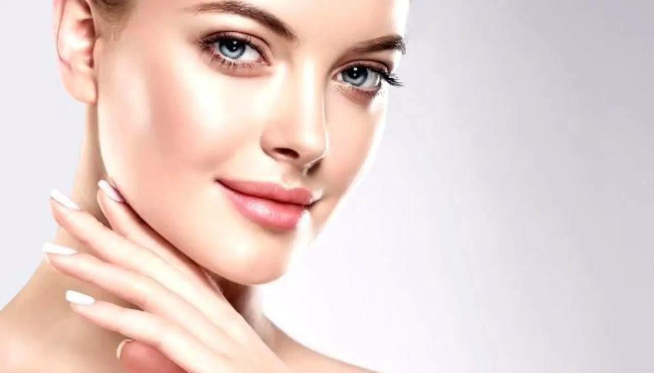 Birkaç damla yeter! Doğal yağ formülüyle porselen cilt akımı rekor kırıyor