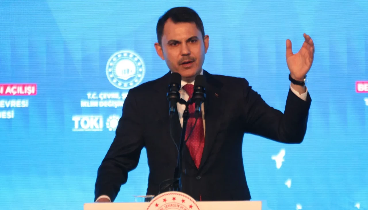 Bakan Kurum: Deprem bölgesinde 350 bin yuva teslim edildi, yıl sonuna kadar 453 bin konut tamamlanacak