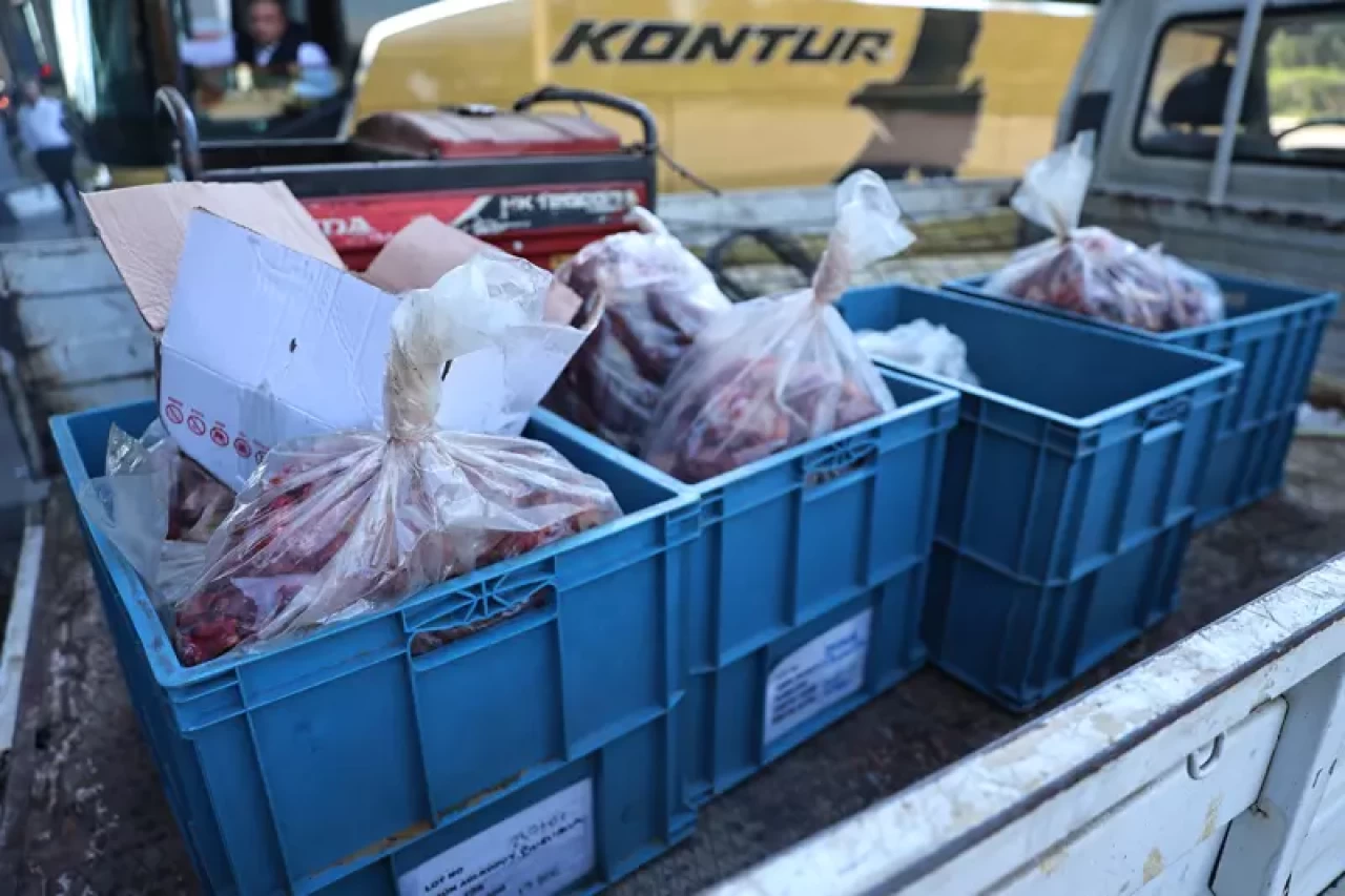 Antalya'da sağlıksız koşullarda taşınan 275 kilogram et ve köfteye el konuldu