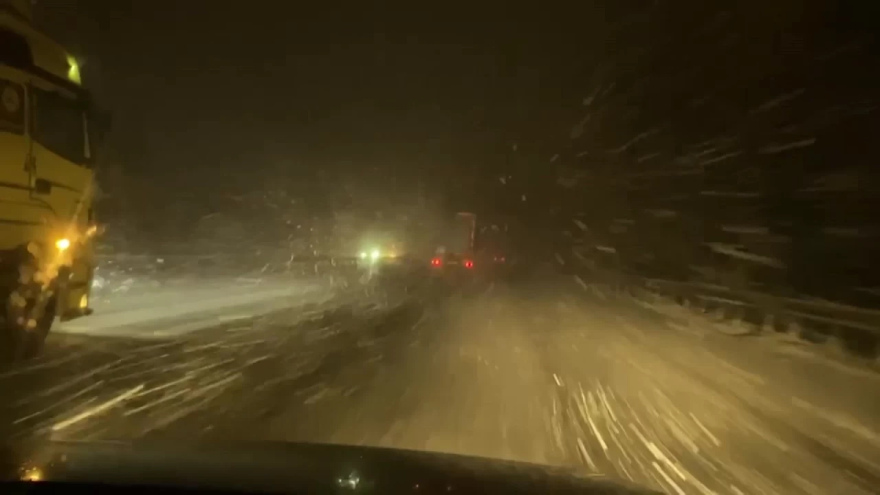 Kocaeli'de Altay kar fırtınası etkisini artırdı