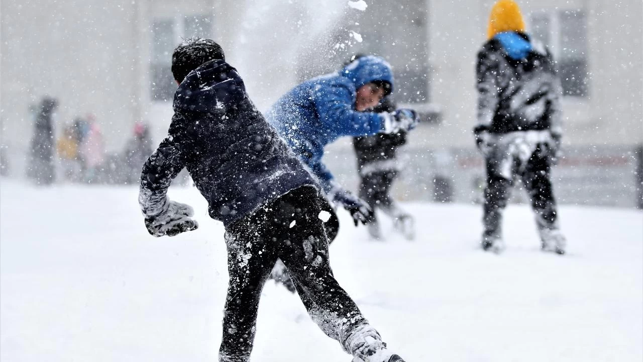 Eğitime kar engeli! 14 Şubat'ta okulların tatil olduğu iller