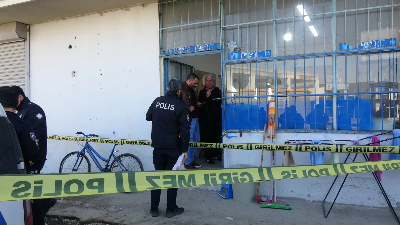 Adana'da berberi ziyarete giden kişi vurularak öldürüldü