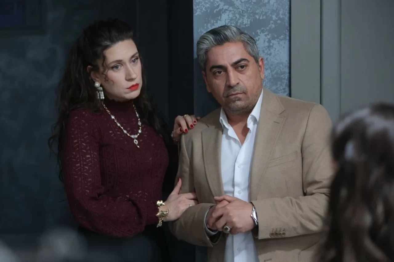 Siyah Kalp dizisinde büyük kriz! Esma’nın intiharı konağı karıştırıyor