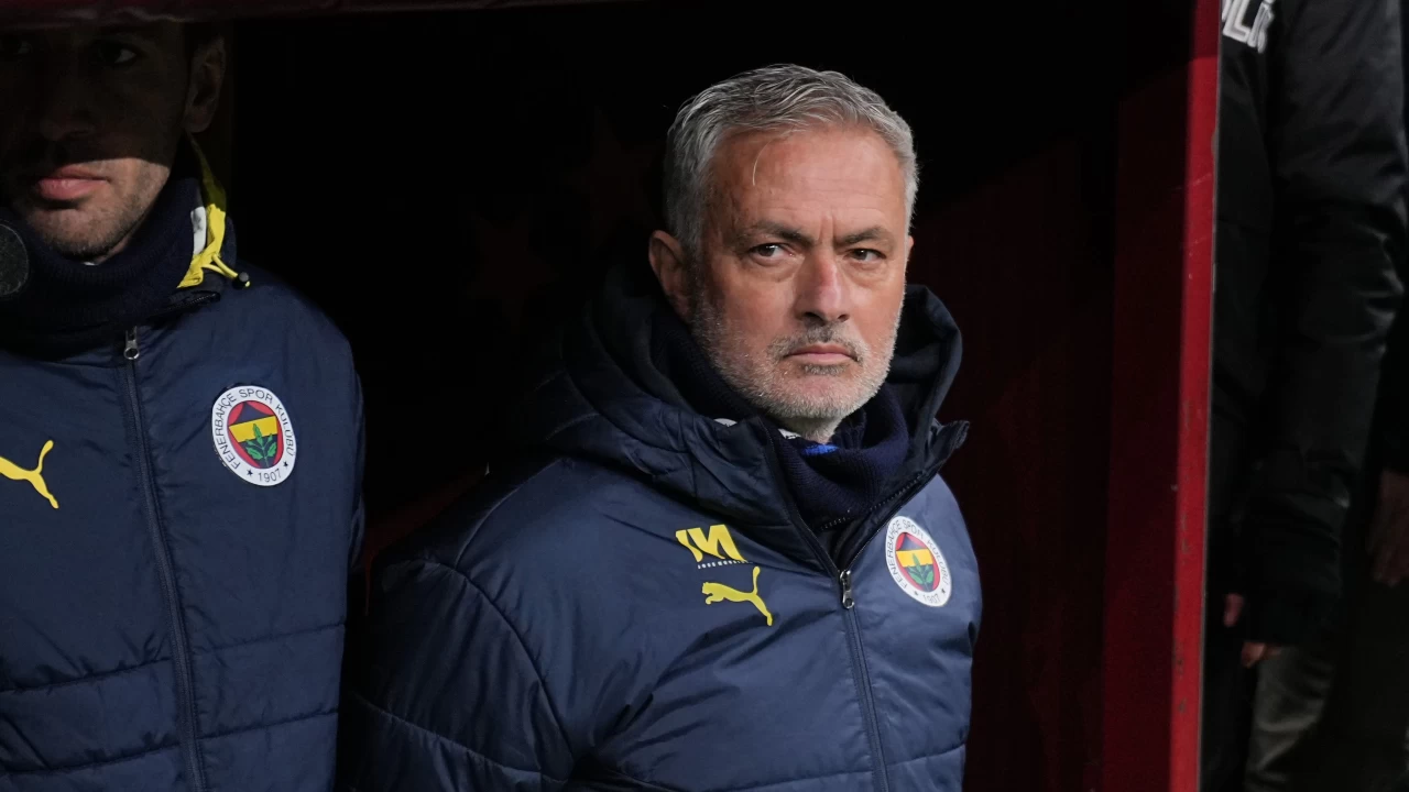 Jose Mourinho, Fenerbahçe'de 3. derbisini de kazanamadı