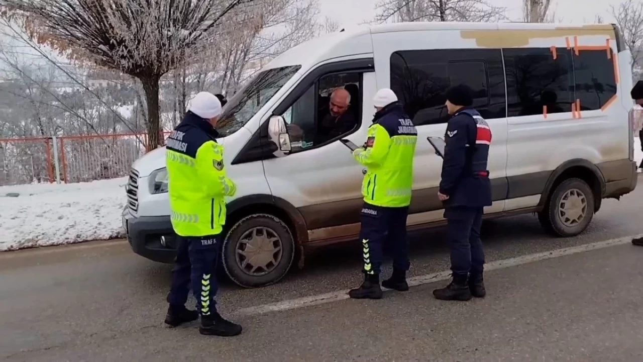 Trafikte sıkı denetim: Binlerce sürücü ve araca işlem yapıldı