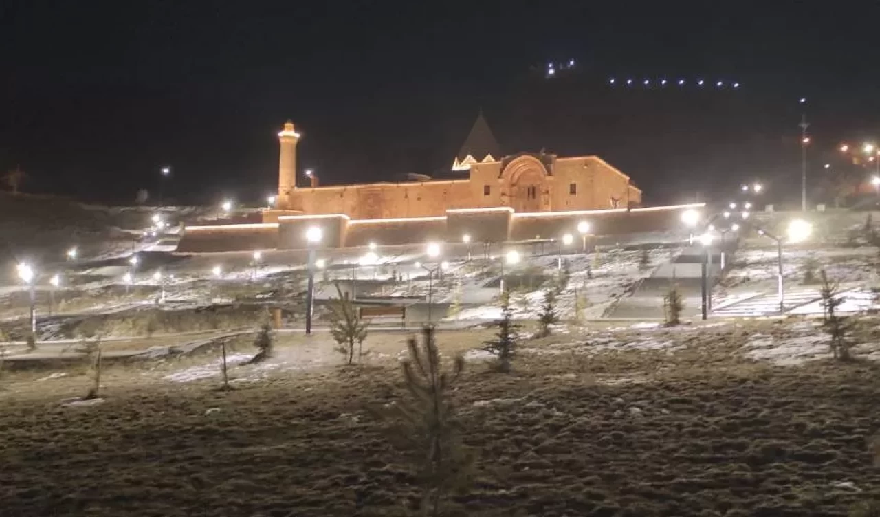 Anadolu'nun El Hamrası'nda 10 yıl sonra ilk teravih