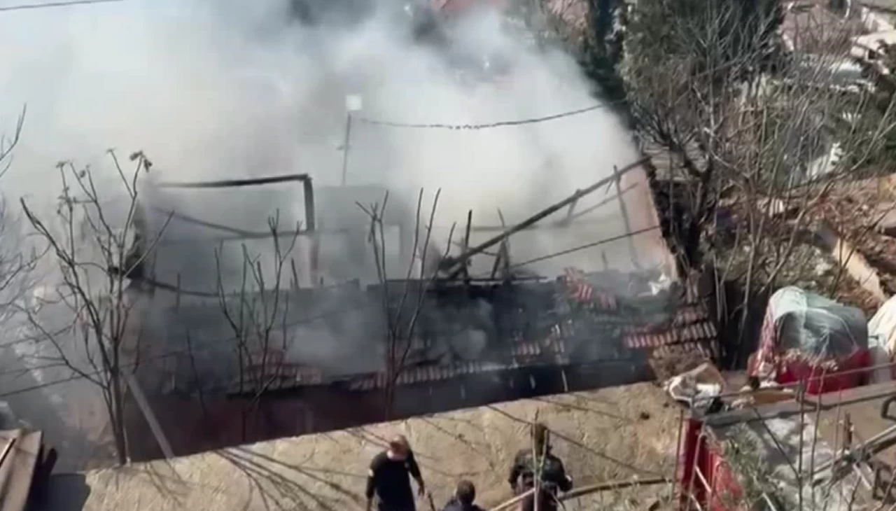 Antalya'da müstakil evde yangın çıktı