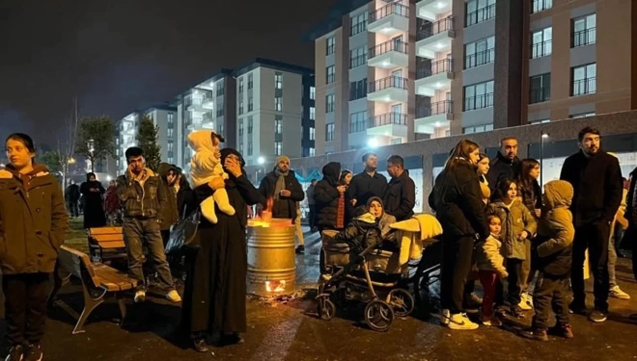 Ebrar Sitesi'nde hüzünlü yıl dönümü: Bin 400 kişi hayatını kaybetti