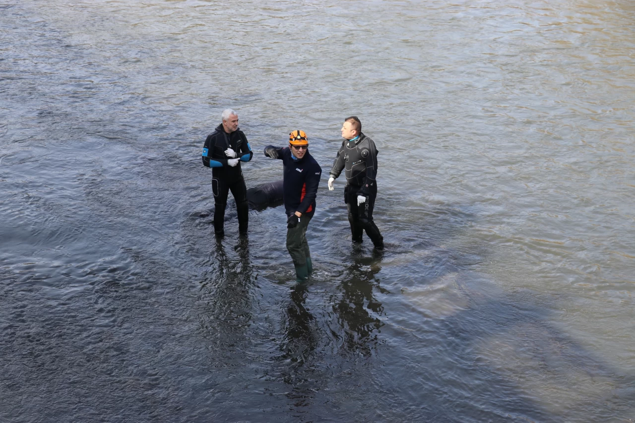 Yeşilırmak'ta erkek cesedi bulundu