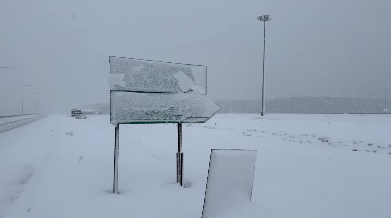 Kuzey Marmara Otoyolu'nda kar yağışı etkili oluyor