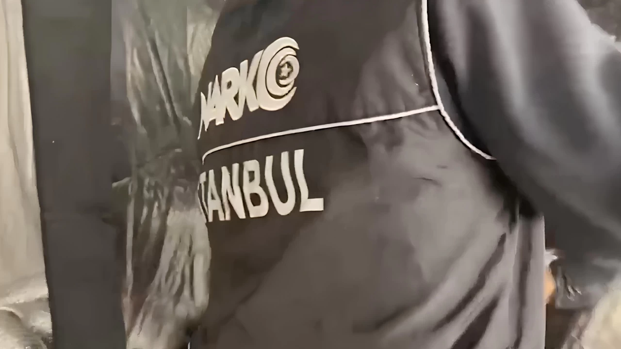 İstanbul'da zehir tacirlerine operasyon: 153 gözaltı
