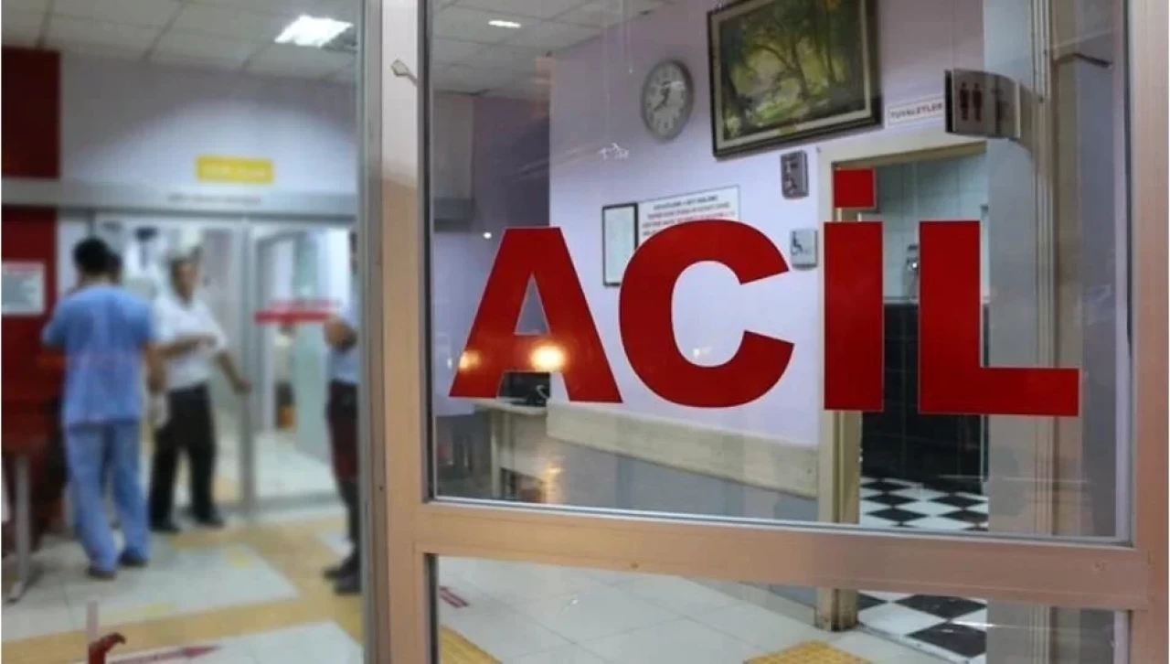 Kocaeli Gölcük'te bir işçinin üzerine inşaat kalıbı düştü: İşçi hastaneye kaldırıldı