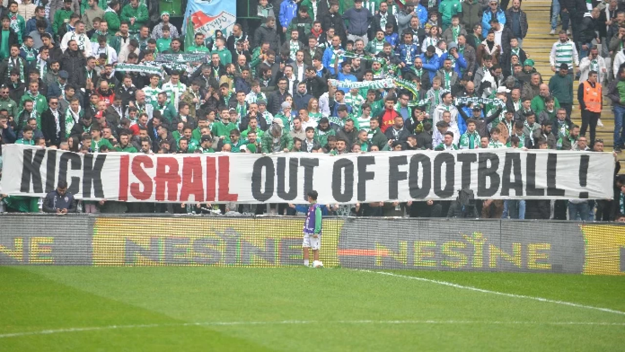 Bursaspor tribünlerinden "İsrail futboldan men edilsin" Çağrısı: Celtic taraftarları da destek verdi