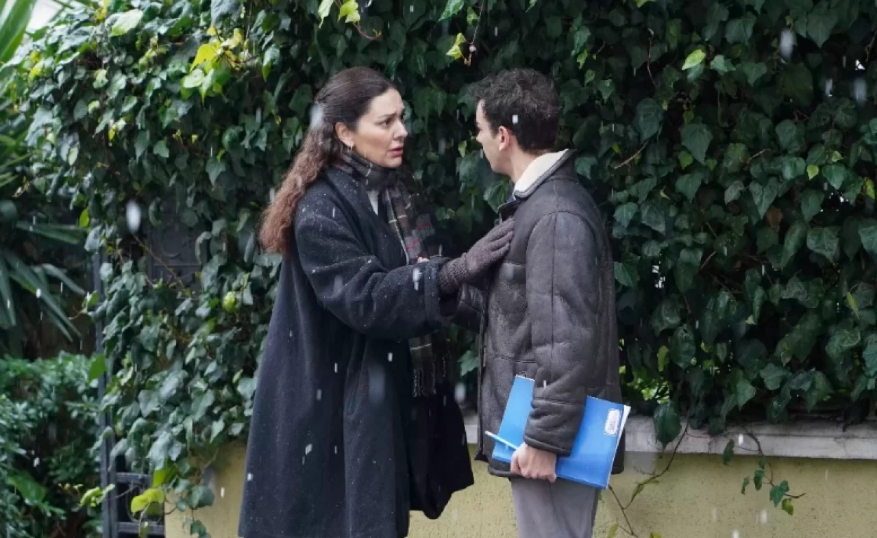 Sezen Aksu, Ferdi Tayfur'un "Bana Sor" şarkısını yorumladı, bu akşam Annem Ankara dizisinde