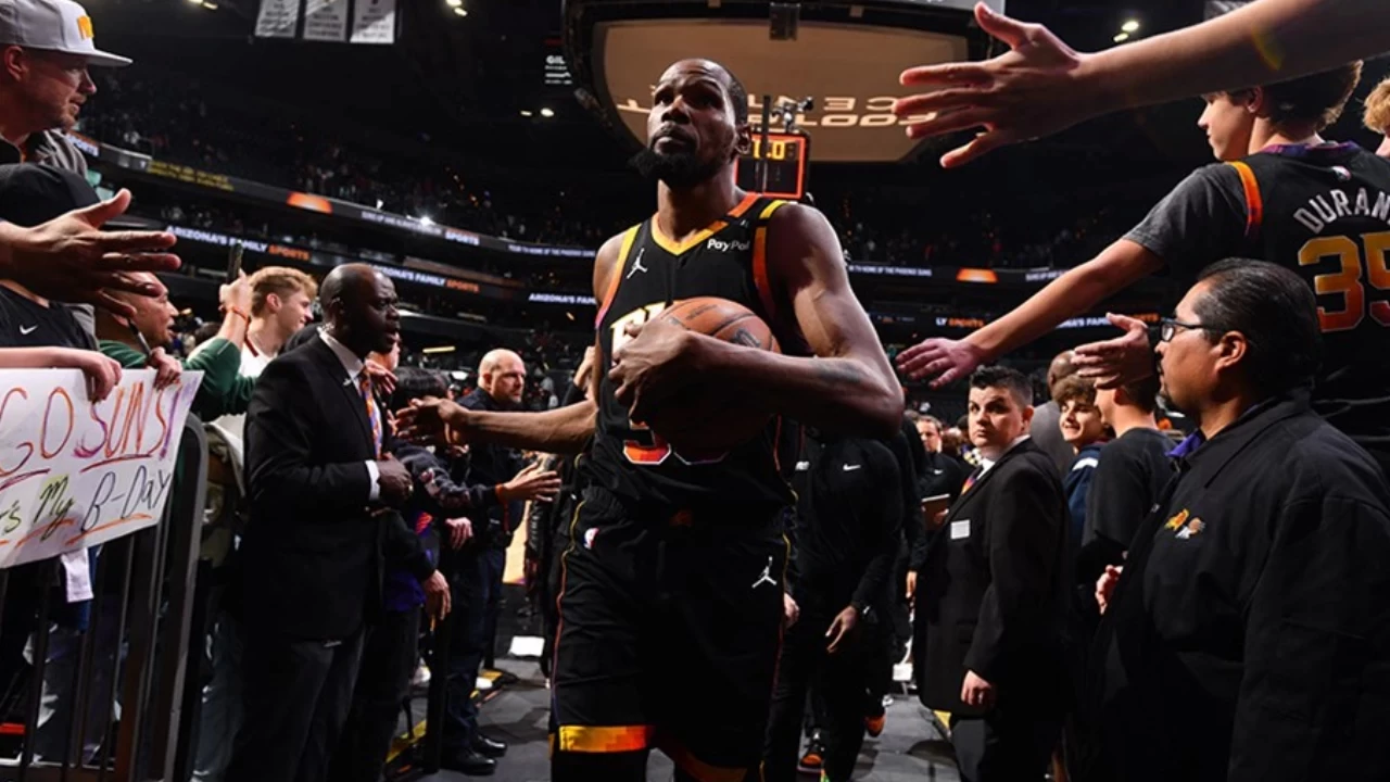 Kevin Durant 30 bin sayı barajını geçen 8. oyuncu oldu