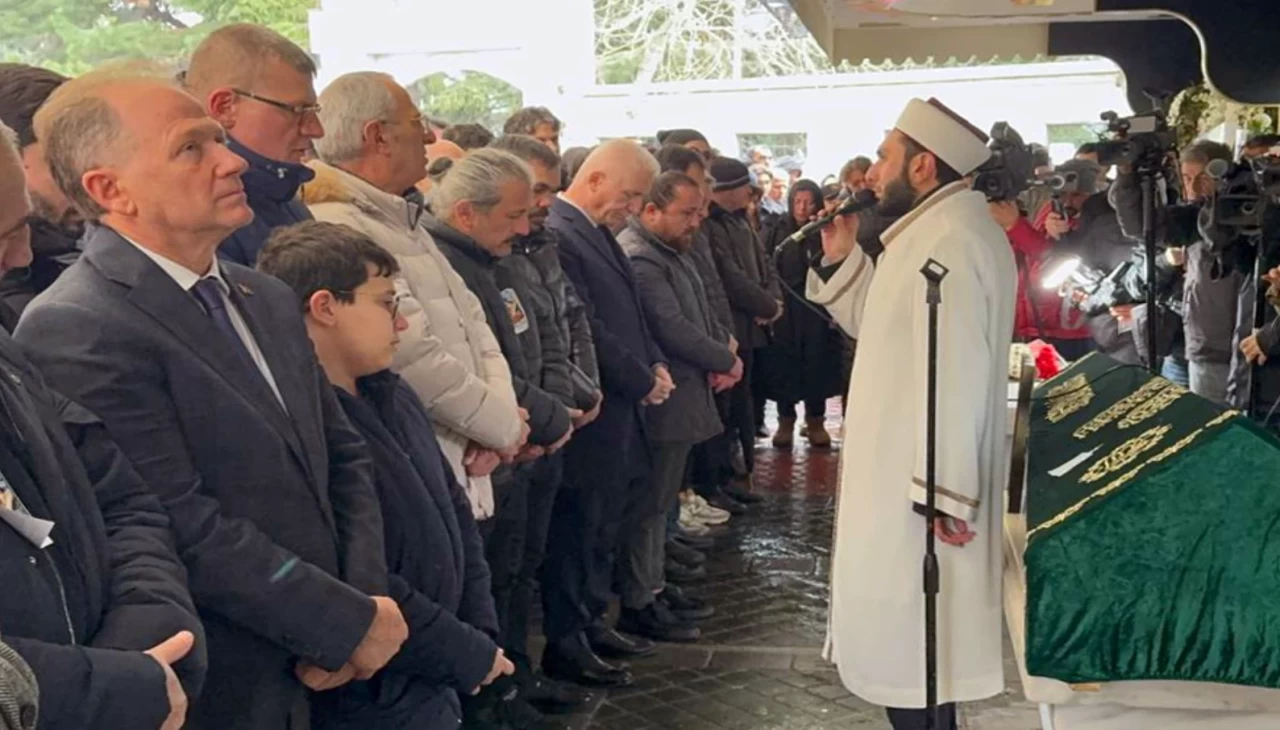 Kadıköy'de bıçaklanan İtalyan restoran şefinin oğlu Mattia Ahmet Minguzzi toprağa verildi