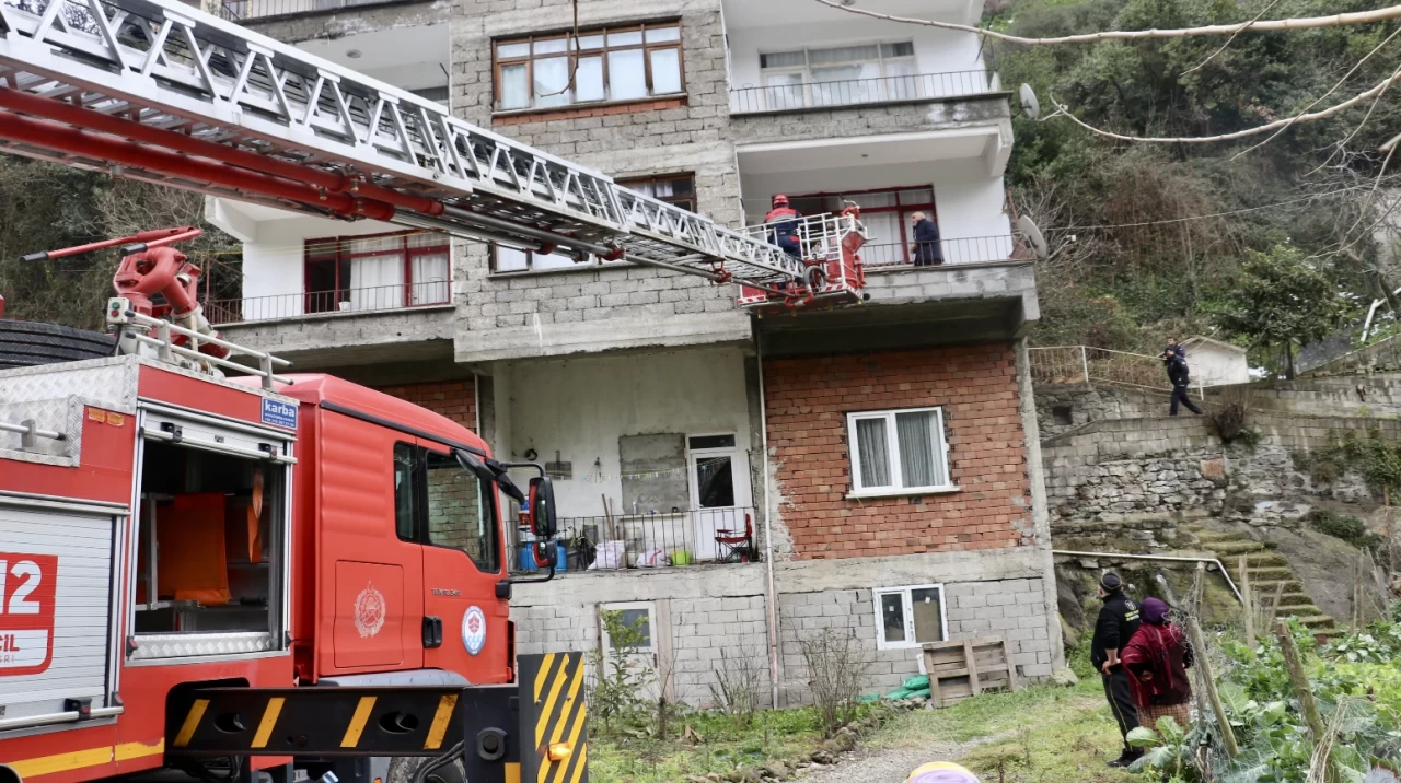 Trabzon'da heyelan: 6 kişi mahsur kaldı