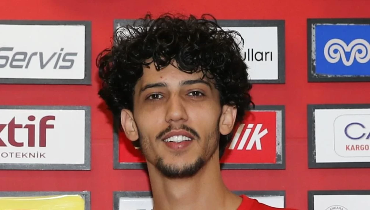 Enes Keskin, Corendon Alanyaspor'a 4,5 yıllığına transfer oldu