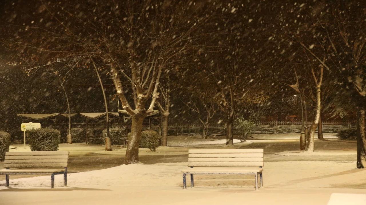 Tokat'ta kar yağışı ulaşımı olumsuz etkiledi