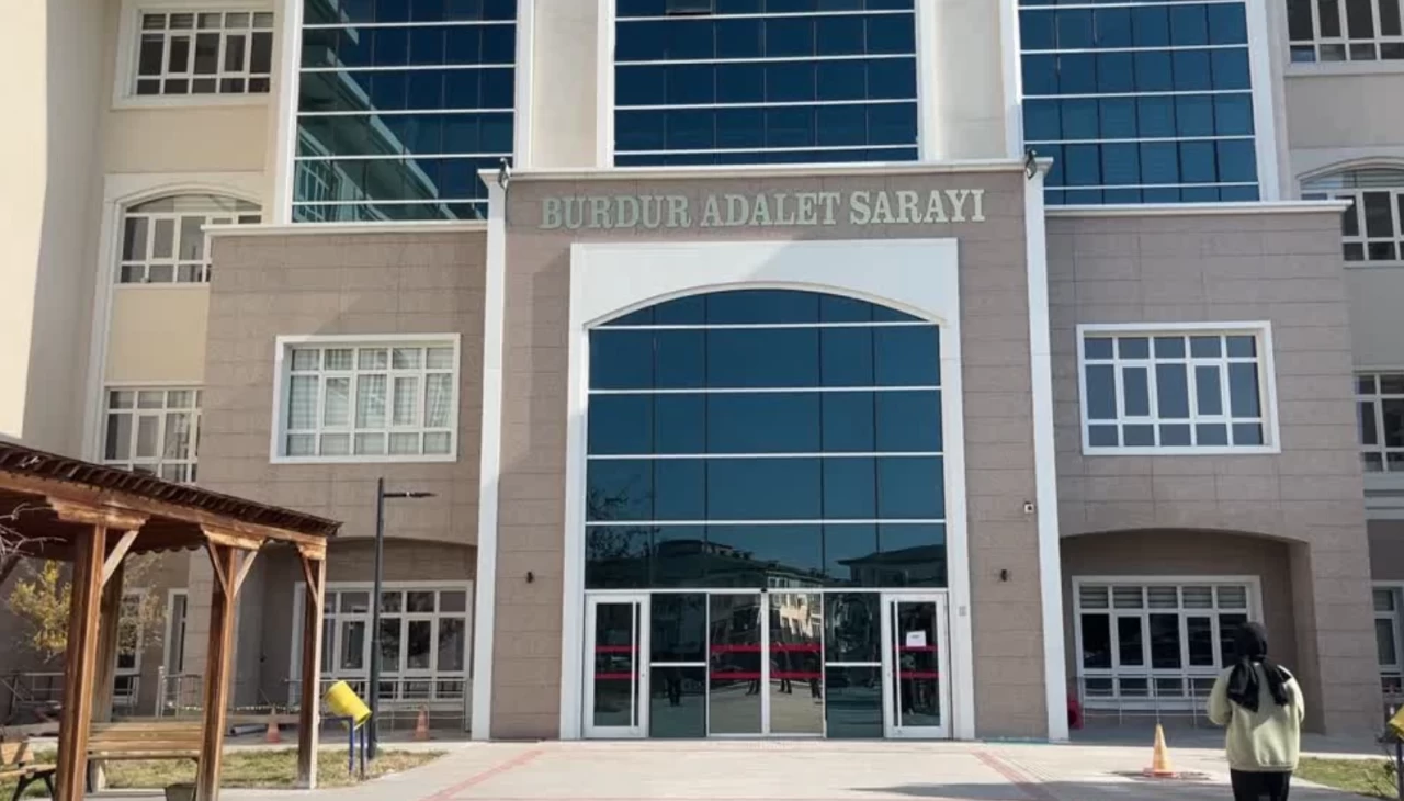 Burdur'da kardeş cinayeti davası başladı