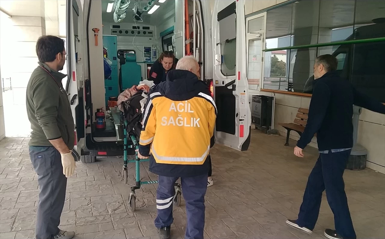 Kocaeli Gölcük'te eski eşine bıçakla saldıran kişi gözaltına alındı, kadın hastaneye kaldırıldı