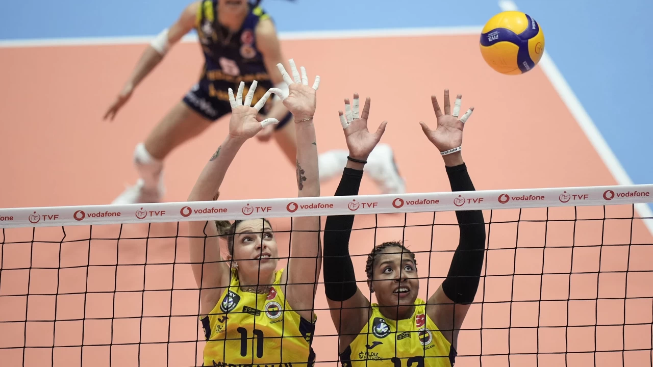 Fenerbahçe Kadın Voleybol Takımı’ndan Aras Kargo karşısında 3-0'lık galibiyet | Voleybol Sultanlar Ligi