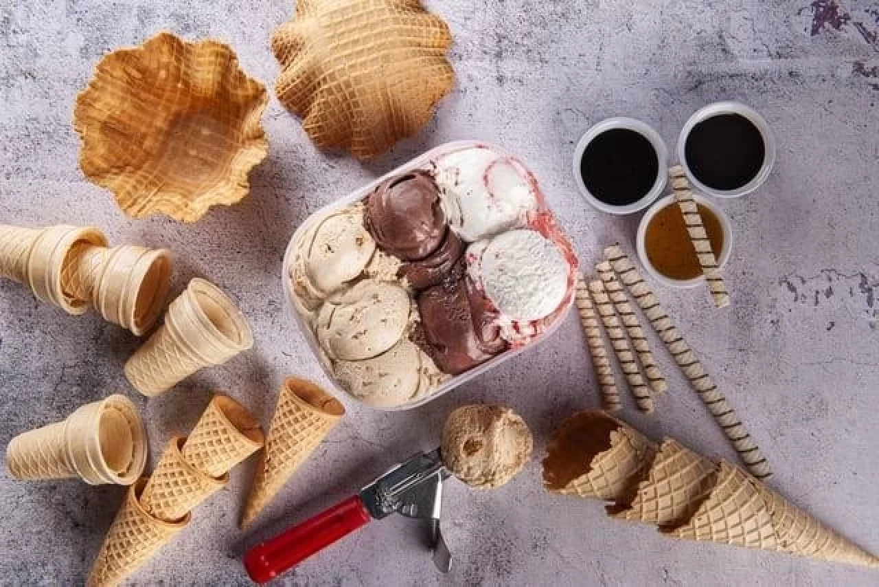 Hastayken Dondurma Yenir Mi?