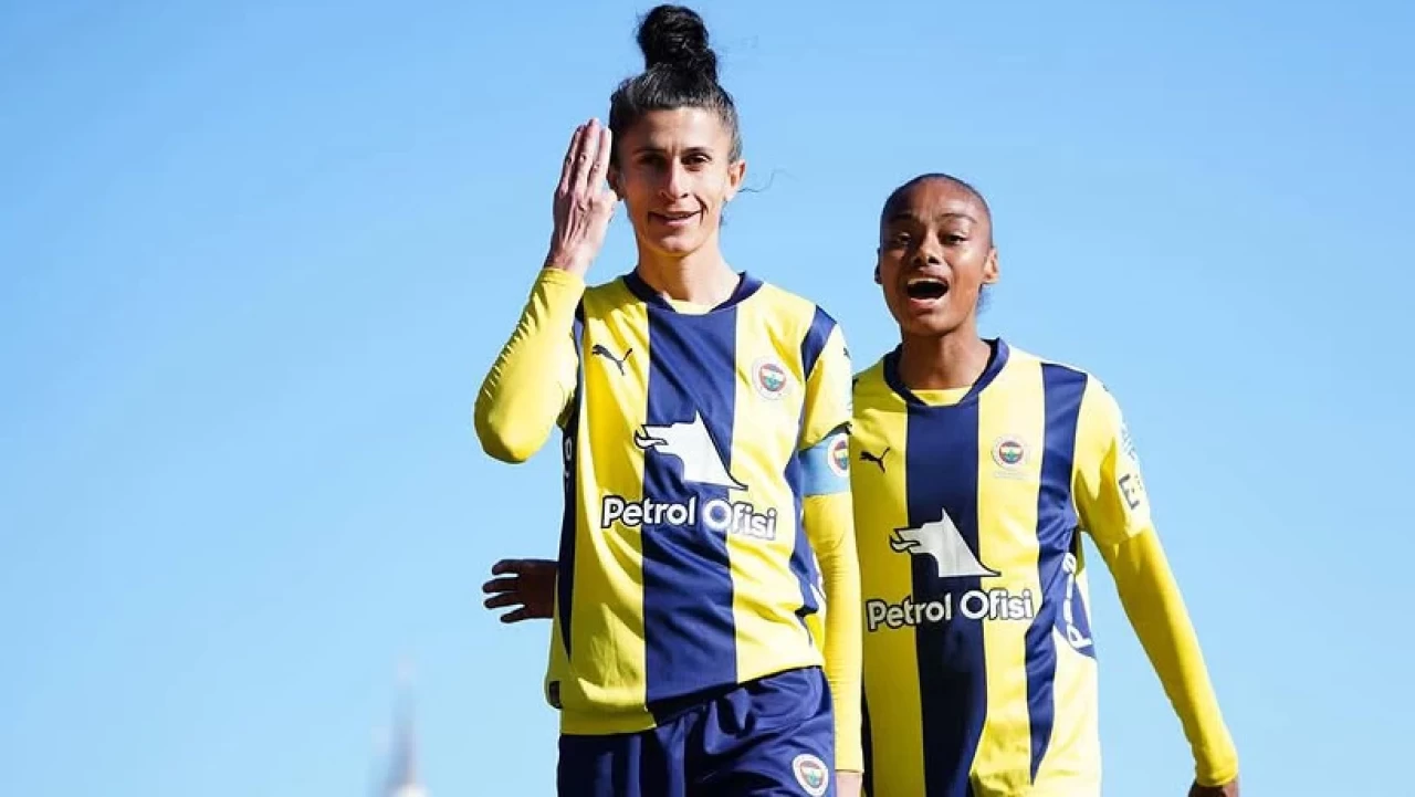 Türk kadın futbolunda tarihi başarı: Fenerbahçe’nin Milli forveti Yağmur Uraz 300. golüne ulaştı