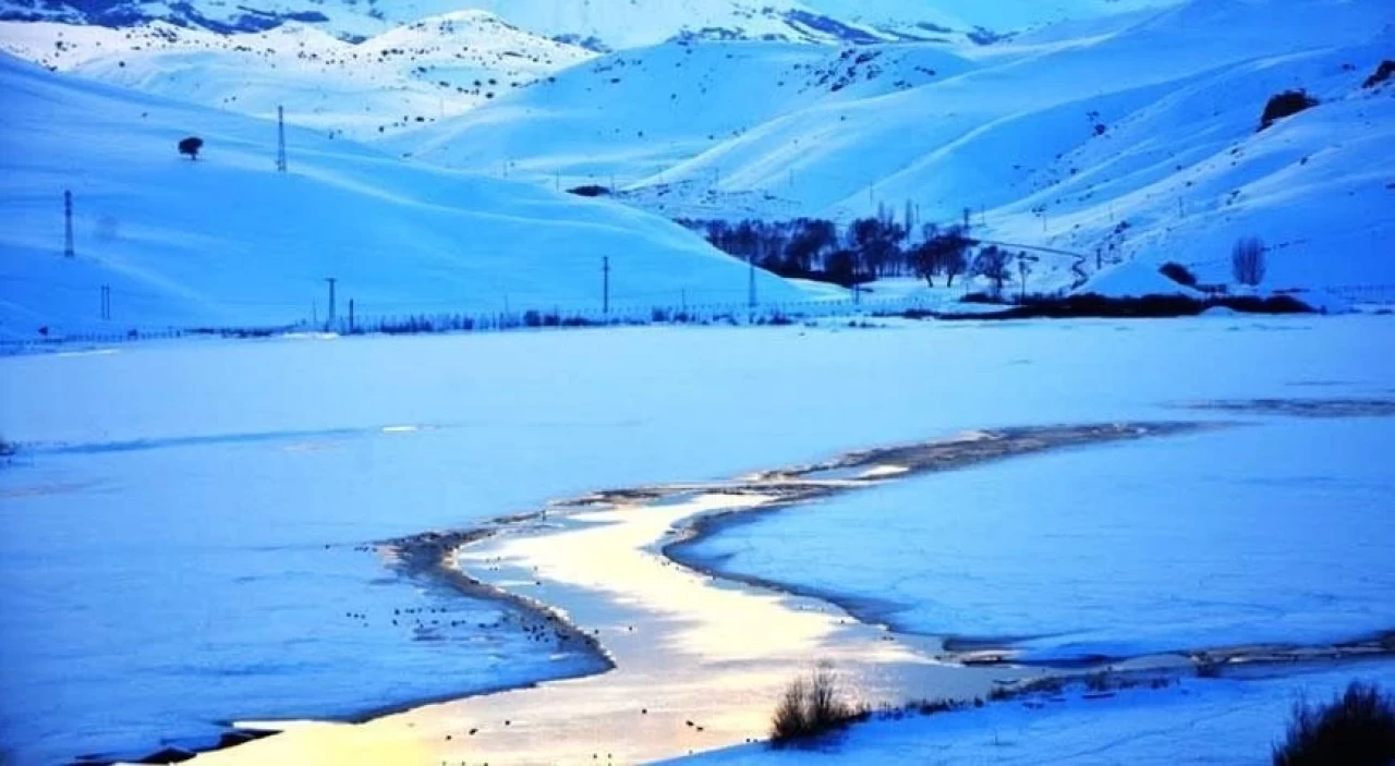 Bir kent adeta dondu! Termometreler eksi 26.8 derece gösterdi
