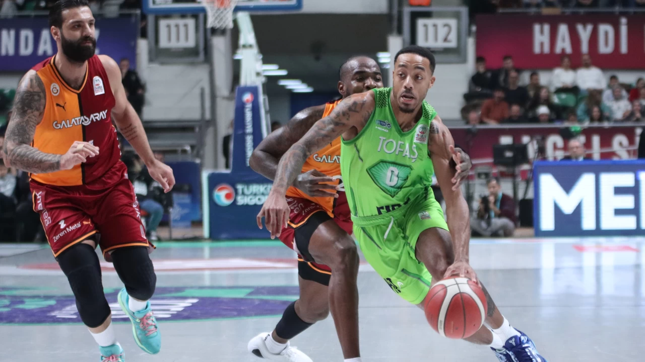 Basketbol Süper Ligi’nde TOFAŞ, evinde Galatasaray Basketbol Takımı’nı 88-83 mağlup etti