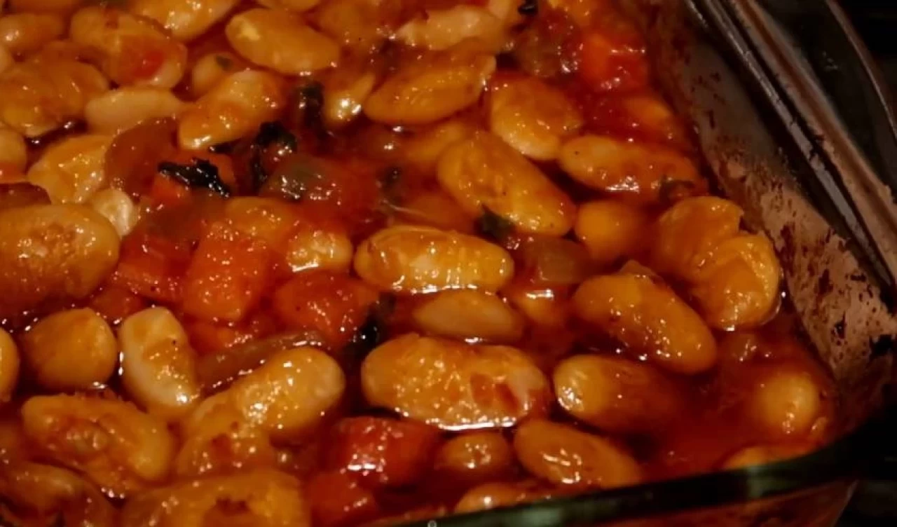 3 farklı kuru fasulye tarifi: Gelenekselden fırına kadar lezzetli seçenekler
