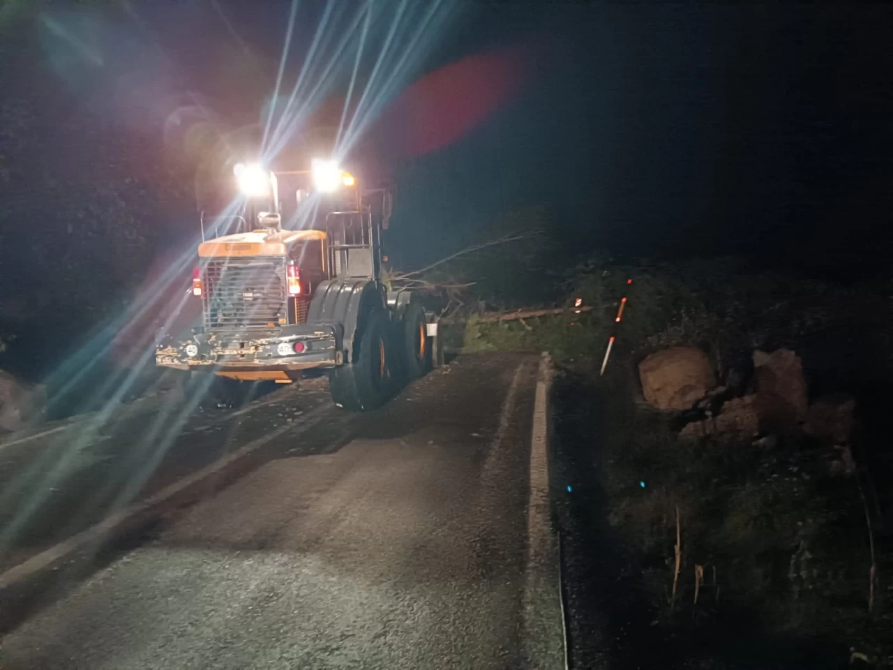 Heyelan sonrası kapanan Kastamonu'daki Cide-Bartın kara yolu yeniden ulaşıma açıldı