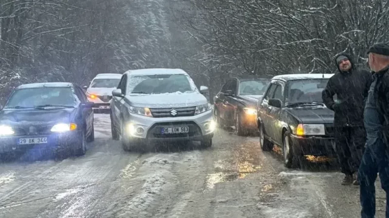 Kocaeli'de kış lastiği takmayan araçlara kar yağışı yasağı