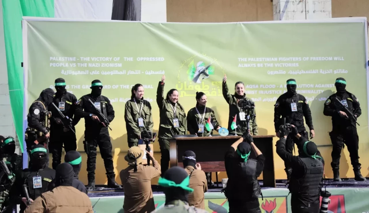 Hamas'ın İsrail'e teslim ettiği esirin naaşını ailesi cenazede hükümet görevlilerini istemiyor