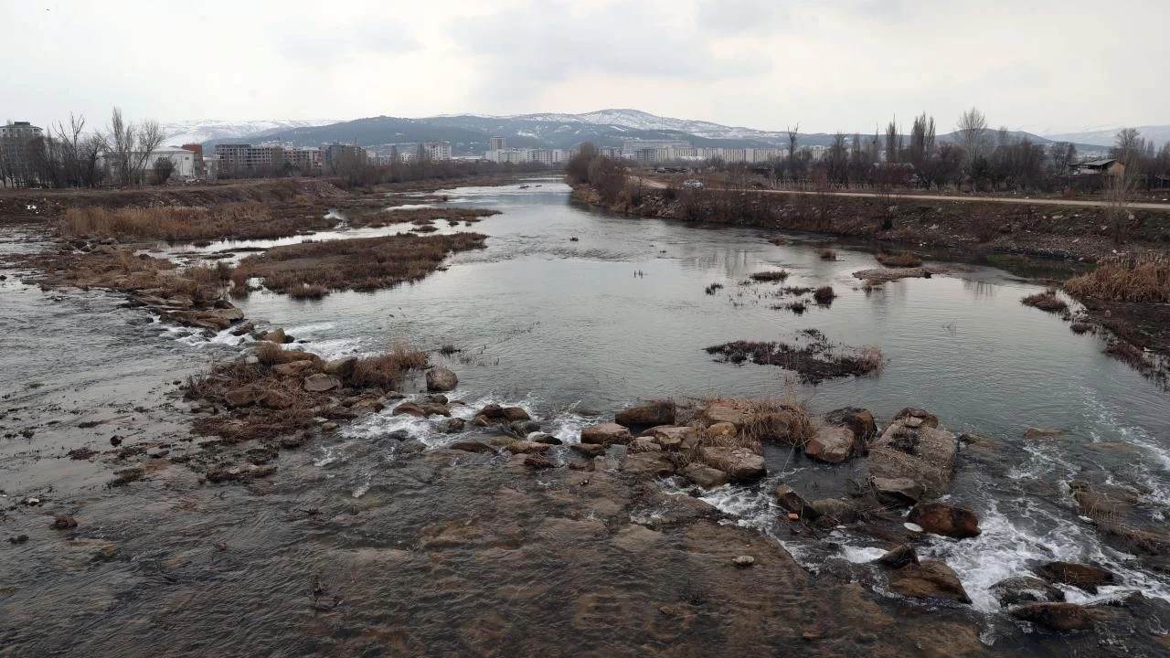 Kızılırmak Nehri'nde ocak ayında debide büyük düşüş