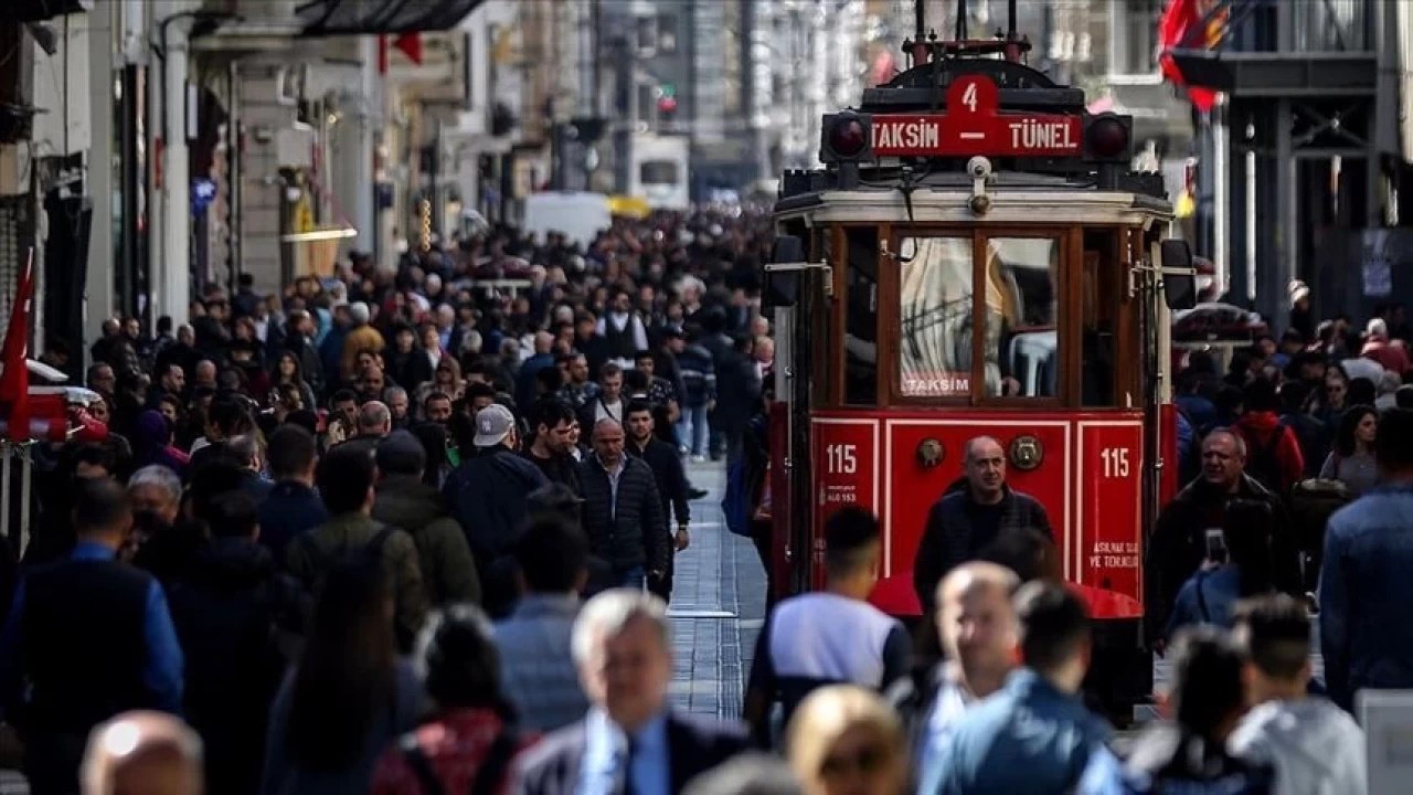 İstanbul'da yaşayan nüfus 15 milyon 138 bin 796 kişiye yükseldi