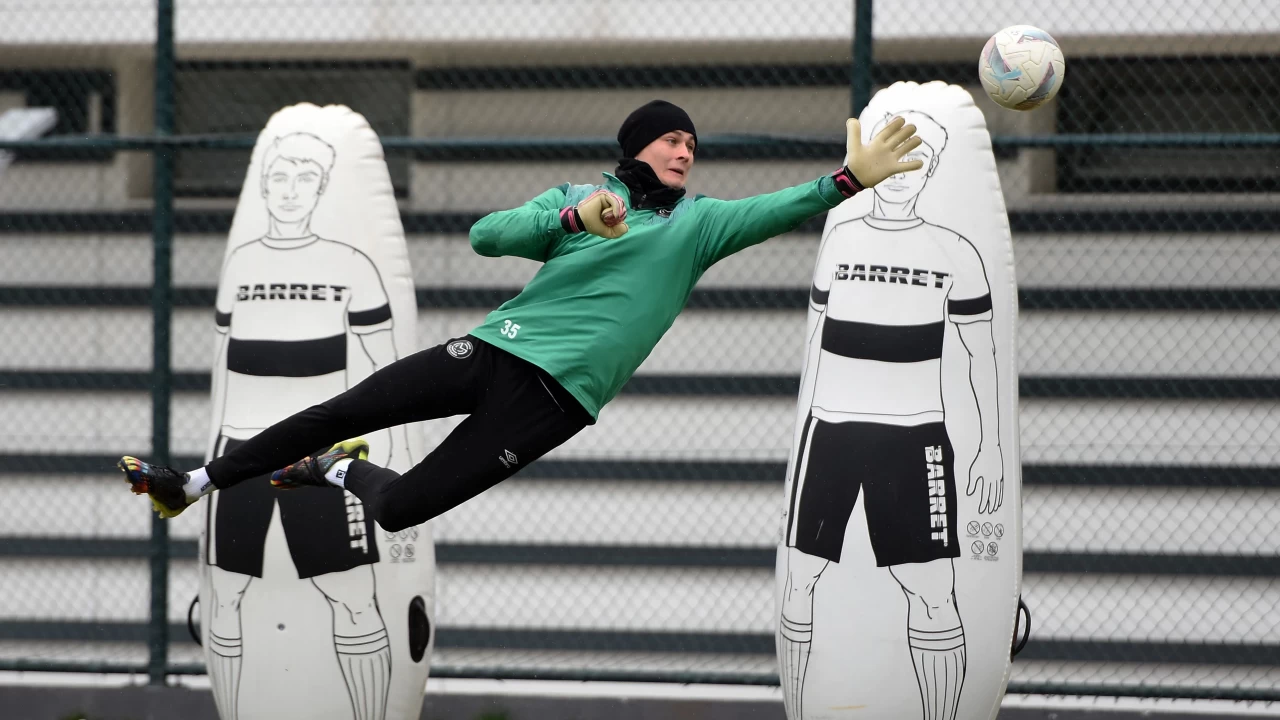 1. Lig'de Manisa FK, önemli maçta Gençlerbirliği'ni konuk ediyor