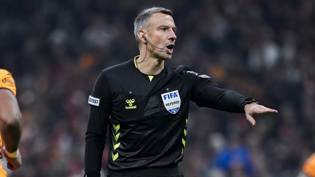 Trabzonspor, Fenerbahçe ve Galatasaray ile oynayacakları karşılaşmalarının Sloven hakem Slavko Vincic tarafından yönetilmesini istedi