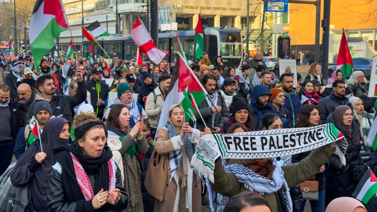 Hollanda'da Filistin'e destek gösterisi düzenlendi