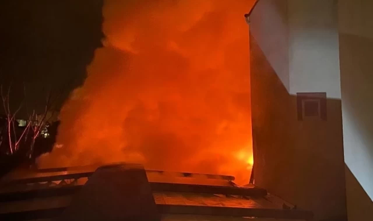 Bursa Kestel'de bir restoran, yangın sonucunda kullanılamaz hale geldi