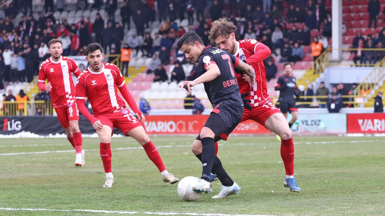 Trendyol 1. Lig ekibi Boluspor'da Ali Ufuk Kahraman'ın teknik direktörlük görevi sona erdi